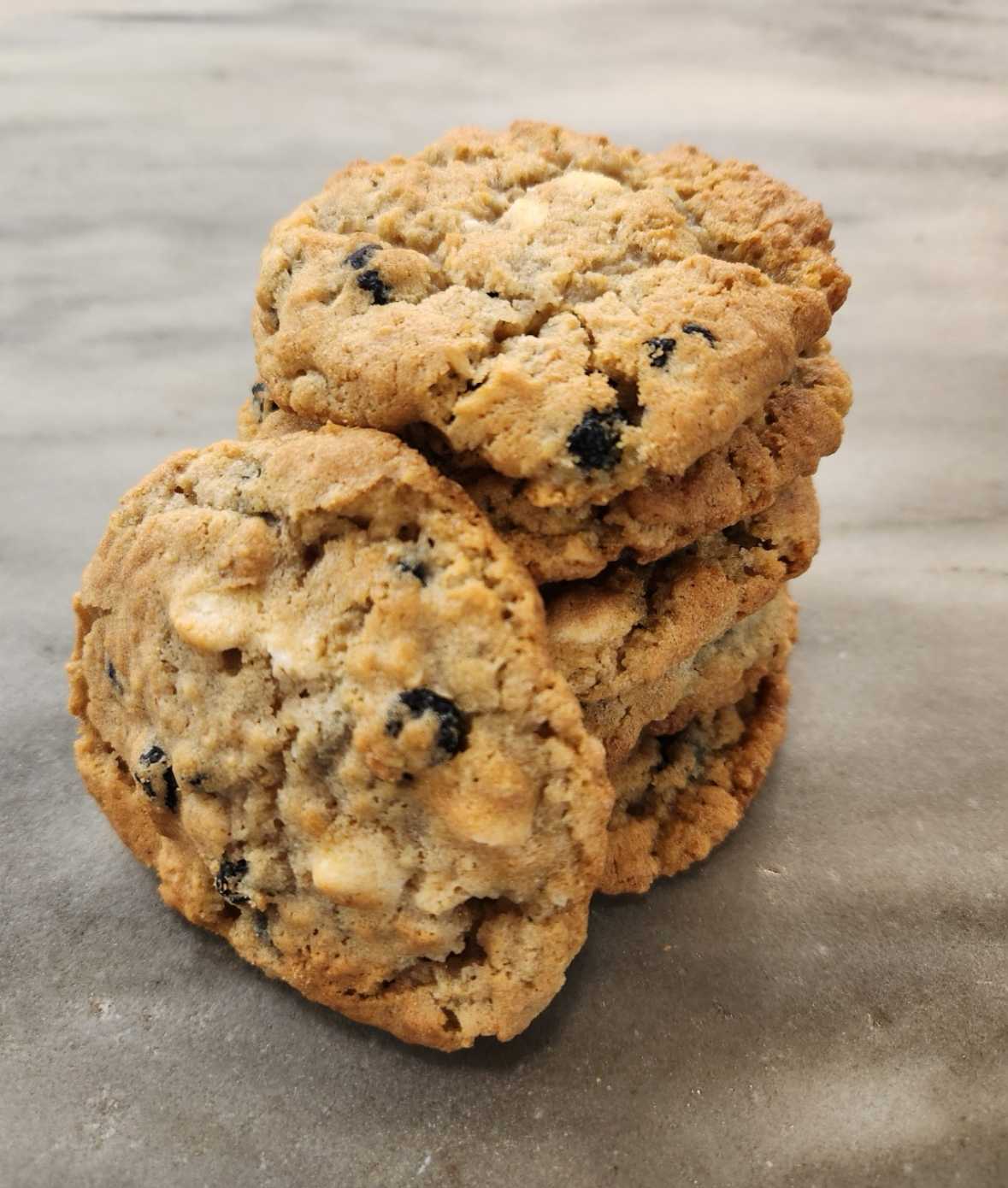 6 Oatmeal White Chocolate Blueberry Cookies