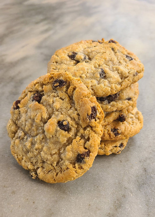 6 Oatmeal Raisin Cookies